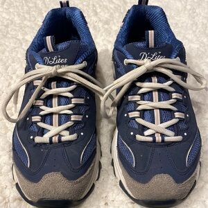Womens Skechers D’Lites size 10.